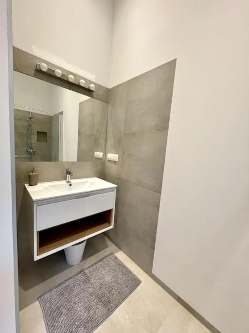 City-Center-Apartment Hip Area, Big & New Wien Eksteriør bilde